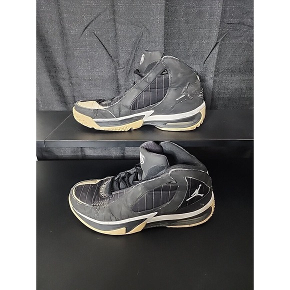 Size 9 - Nike Air Jordan Jeter Captain-Black - White 2009 Mens Sneakers RARE - Picture 3 of 8